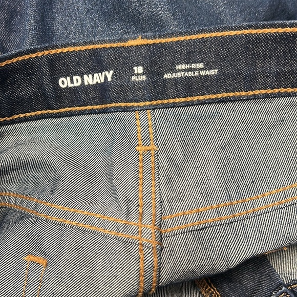 Girls Plus Size 18 Old Navy High Rise Denim blue jean shorts NWT - Picture 3 of 3